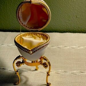 Faberge Design Egg Vintage Jewelry Ring Box Plays Edelweiss